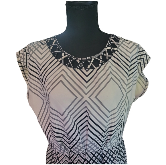 BeBop Dress - Picture 2 of 6